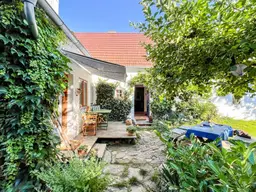 Pure Idylle / altes Bauernhaus mit uneinsichtigem Innenhof und Pool