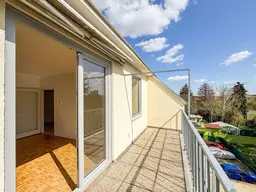 Sonnige DG-Wohnung mit Weitblick und Terrasse - Wohlfühlfaktor!