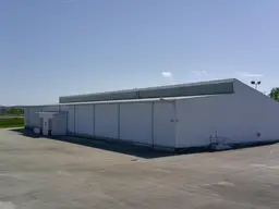 Thermohalle mit Freifläche in toller Lage!