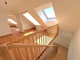Moderne Dachgeschossmaisonette mit Ausblick