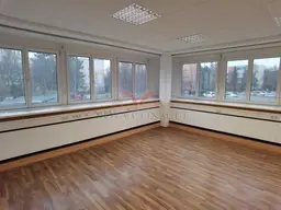 Helles, modernisiertes Büro in zentraler Lage!