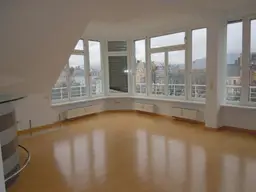 Tolle Penthouse-Maisonette-Wohnung mit Balkon und Terrasse