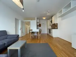 Hochwertige 2-Zimmer-Wohnung mit Terrasse, Loggia, Eigengarten &amp; Einzelgarage