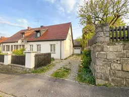 Modernisiertes Haus mit Garten, Pool und großer Garage mit ev. übernehmbarem 1,5% Fixzinssatz