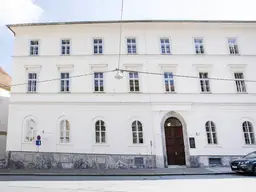Repräsentativer Altbau am Schlossberg