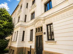  Altbau-Charme trifft Wohnkomfort - Jugendstilwohnung mit hohen Räumen und Westbalkon