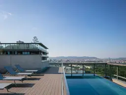 City Living ! Erstbezug 2-Zimmer-Apartment mit Balkon,Pool am Dach und traumhafter Blick über Wien !