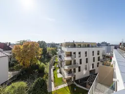 Wunderschöner Erstbezug! Lichtdurchflutete 4-Zimmer-Dachgeschoßwohnung | Tischlerküche | Zwei Bäder | Terrasse mit Weitblick und Privatsphäre