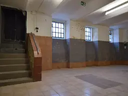 Lager mit Strassenzugang zum Selbstgestalten