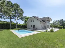 Wohnen in bester Lage über Bad Fischau | Bezugsfertige Villa mit Pool und viel Privatsphäre | Auch ideal in Kombination Leben &amp; Arbeiten