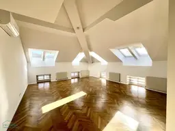 ERSTKLASSIGE DACHGESCHOSSWOHNUNG