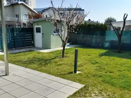 MODERNES EINFAMILIENHAUS MIT GARTEN
