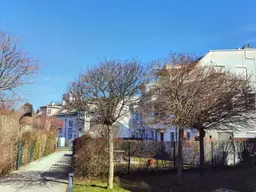 GRÜNE OASE AM FUSSE DES ROSENHÜGELS - EXTRAVAGANTE GARTENWOHNUNG *PROVISIONSFREI*