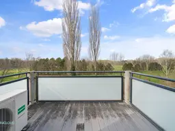 GOLFBLICK &amp; SONNENUNTERGANG - WILLKOMMEN IM DACHGESCHOSSGLÜCK