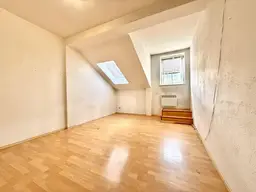 Ihr Wohnprojekt mit Weitblick – 4 Zimmer im Dachgeschoss nahe Bahnhof