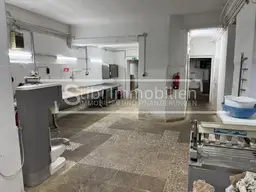 Ablösefreies Geschäftslokal, Kurzzeitvermietung bis 12 Monate möglich; Produktionsmöglichkeit/Lager/ehemalige Bäckerei