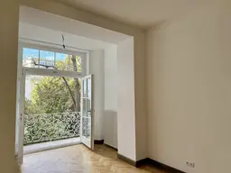 Repräsentative Altbauwohnung mit Balkon und Loggia (Erstbezug nach Sanierung)