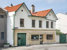 Sanierungsbedürftiges Wohnhaus mit großem Garten im Zentrum von Mannersdorf