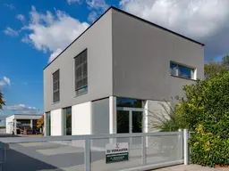 Zum Verkauf: Moderner Gewerbestandort mit Büro, Lager &amp; Verkaufsfläche in Mönchhof