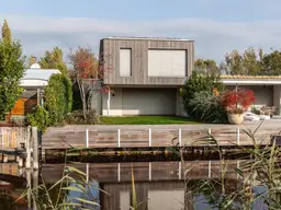 Haus direkt am Wasser im Segelhafen West