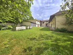4.361 m² Bauland in toller Lage für Ihre Ideen! --Liegenschaft mit zwei separaten Wohneinheiten, Nebengebäude, Innenhof, vielfältige Nutzung, große Fläche nahe Hollabrunn