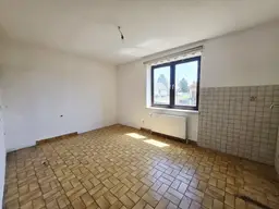 Wohnen am Tor zum Nationalpark Thayatal! Haus mit 130 m², 6 Zimmer und großem Garten in toller Ruhelage – bereit für neue Ideen!