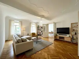 Großzügige Altbauwohnung im Herzen von Wiener Neustadt – befristet auf 3 Jahre