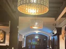 Betriebsfertig ausgestattetes Traditionsgasthaus