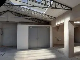 LAGERHALLE ODER WERKSTATT MIT BÜRO