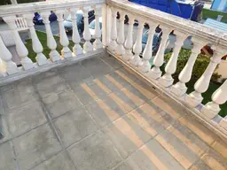Helle 2 Zimmer Wohnung mit Balkon und PKW-Stellplatz