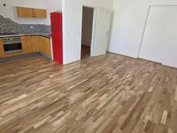 Helle und ruhige Wohnung im 2.Liftstock - neu saniert