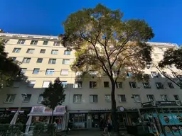 1100 Wien/Nähe Reumannplatz U1: Großzügiges, helles 2-Zimmer-Apartment - 4.Liftstock - sanierungsbedürftig