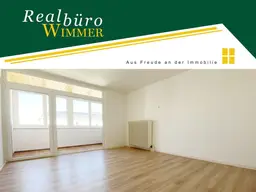 Helle 4-Zimmer-Wohnung mit verglaster Loggia im obersten Geschoss