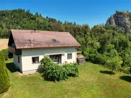 *** Einfamilienhaus mit Modernisierungsbedarf und Schlossbergblick ***