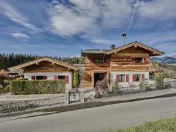 Designer Chalet in ruhiger Panoramalage