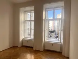 Helles Stilaltbaubüro Nähe Hoher Markt