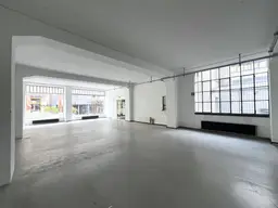 Geschäftslokal mit Loftcharakter in Architekturjuwel