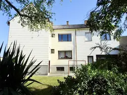 Ein- oder Zwei-Familienhaus + Chance zum Gestalten + sonniger Garten