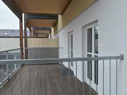 Bestlage-nahe Stadtzentrum, sanierte 2 ZI mit großem Balkon und Carport