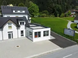 Repräsentativer Firmenstandort - moderne barrierfreie Gewerbe/Geschäftsfläche/Ordination/Praxisräume mit Parkplätze