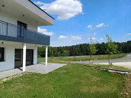 SONNE-RUHE-KOMFORT stilvoll wohnen im modernen Neubau mit Terrasse, Doppelcarport