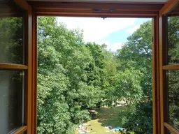 Großzügige 4 ZI Maisonette mit Grünblick, Allgemeingarten