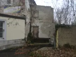Profitables Grundstück mit 3 Bauplätzen, Baubewilligung für noch ca. 750m² Wohnfläche dazu