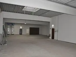 Modernes Gewerbefläche als Verkaufsfläche,Lager und Büro/Firmensitz/Kirche/Moschee, Fitness oder Turnräume, Kinderspielplatz, Veanstaltugssal, Mietobjekt mit Parkplatzmöglichkeit