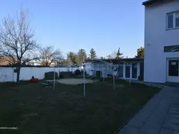Haus mit 3 Wohnungen mit schöne Garten in grün ruhige Lage