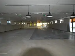 Geschäftslokal mit Parkplatz