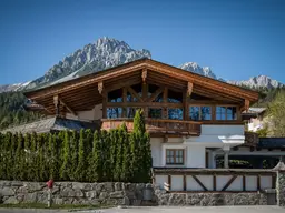 Traditionelles Chalet in sonniger Lage