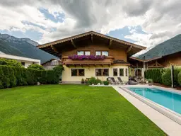 Einfamilienhaus mit Outdoorpool in Traumlage von Waidring
