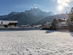 Baugrundstücke in sonniger Lage mit Bergblick