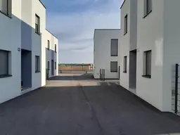 Neuwertiges Einfamilienhaus mit Garten, Balkon und Terrasse in Biedermannsdorf!